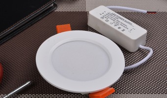 公司新闻-台湾面板灯_台湾LED面板灯_台湾LED格栅面板灯-中山市进成照明有限公司-如何挑选一款合适的面板灯？